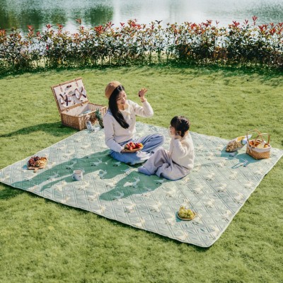 Коврик для пикника Naturehike 145*170 CNK2350WS010, зеленый с собаками