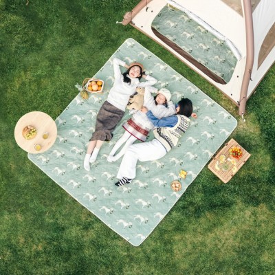 Коврик для пикника Naturehike 145*170 CNK2350WS010, зеленый с собаками