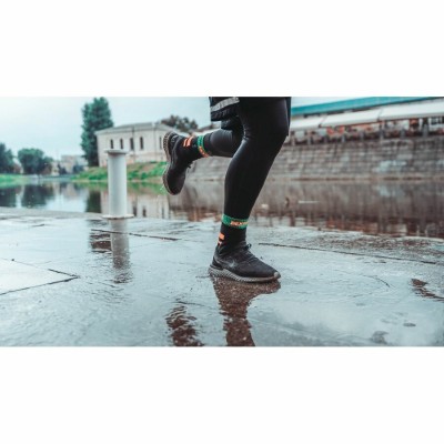 Носки водонепроницаемые Dexshell Running, p-p S, с оранжевыми полосами.