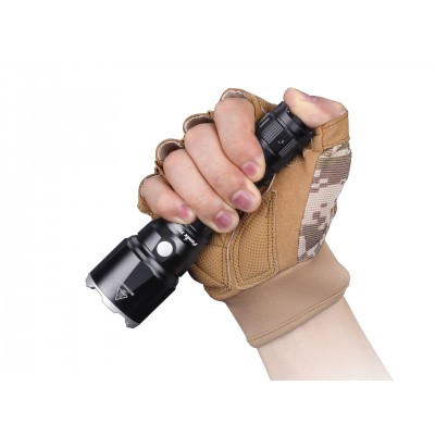 Фонарь ручной Fenix TK22UE